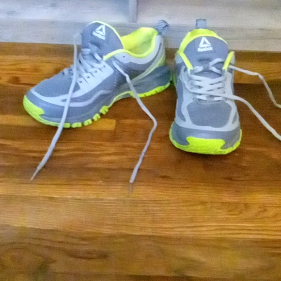 Reebok Shoes - Reebok tennis shoes size 7.5